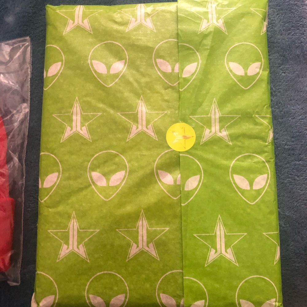 Alien pallet never used still wrapped discontinued